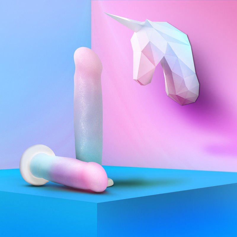 Avant - d17 - lucky 6.5 dildo - Product front and top view  | Flirtybay.com.au